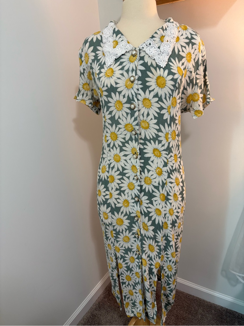 Daisy Print Button-Front Dress with Lace Collar